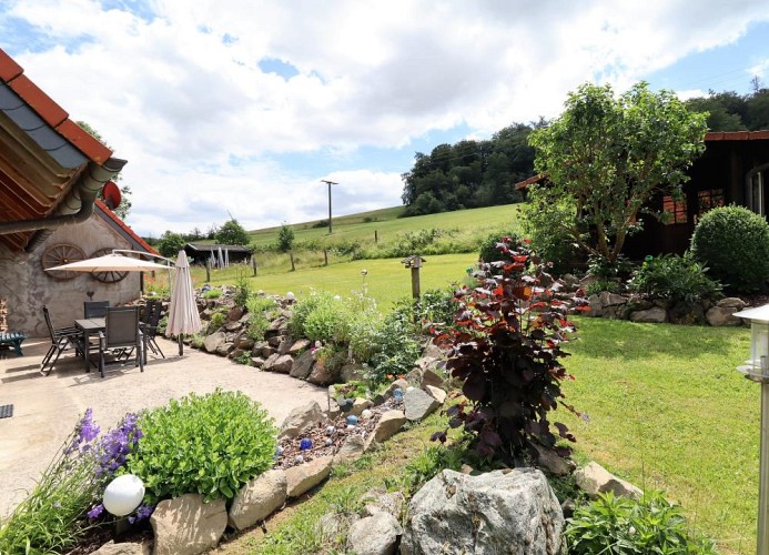 Ferienhaus Flechtdorfer Waldblick - Deine Ferien - Garten 
