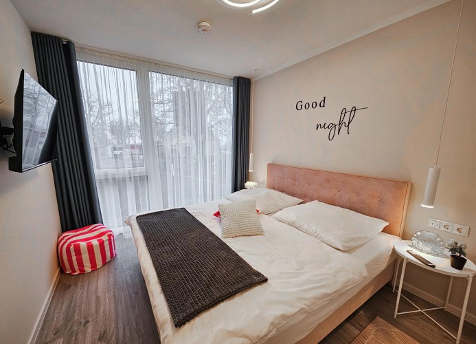 BeltBlick 27 - Deine Ferien - Boxspringbett - Schlafzimmer 1