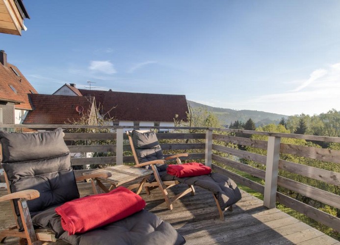 Naturverliebt am Diemelsee-Bergblick - Deine Ferien - Balkon Liegestühle