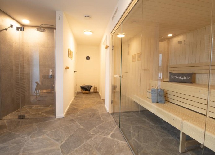 Villa Küsteneck - Deine Ferien - Wellnessbereich mit Sauna und Wellnessdusche