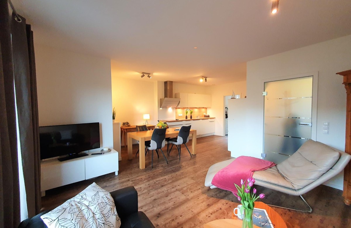 Ferienwohnung RAWE-West - Deine Ferien - offener Wohnbereich 