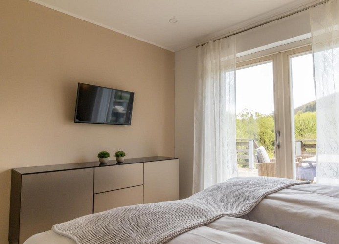 Naturverliebt am Diemelsee-Waldblick - Deine Ferien - Schlafzimmer 1 - TV