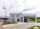 Appartement Kranich - Deine-Ferien - Auffahrt und Carport