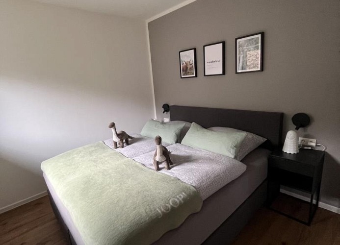 Blick ins Schlafzimmer 3