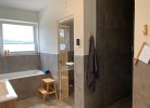 Ebenso die Dusche und Sauna
