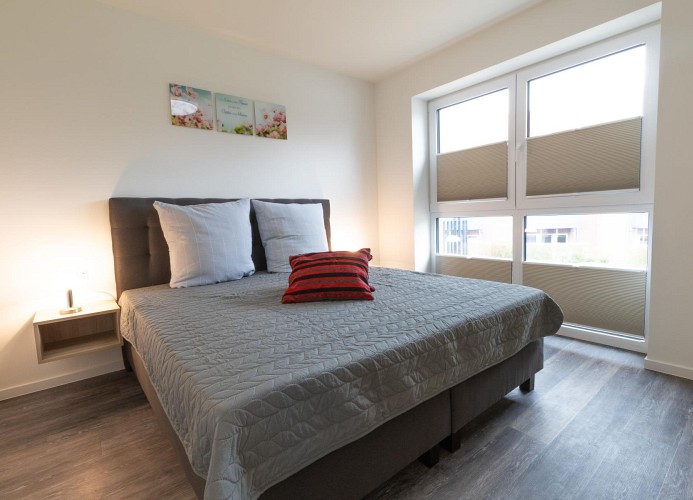 Nordseeglück 16 - Deine Ferien - Schlafzimmer mit Verdunklungsplissees