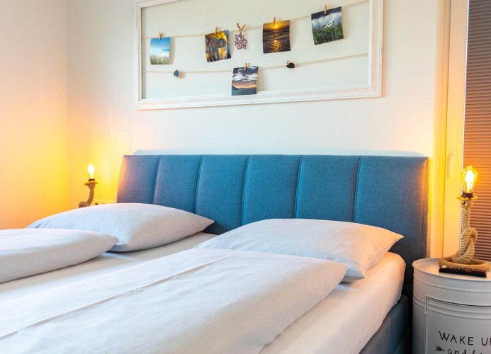Diemelblick 17 - Deine Ferien - Boxspringbett - Schlafzimmer 3