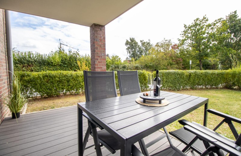Kirschgarten 8 - Deine Ferien - Terrasse mit Garten