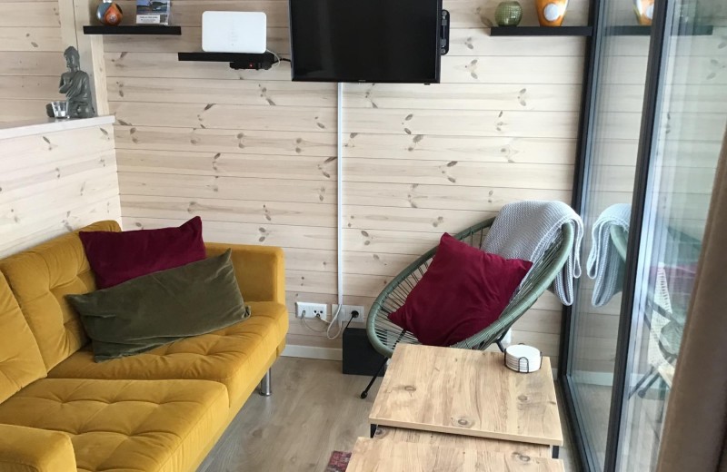 Naturverliebt am Diemelsee - Tiny House - Deine Ferien - Sofa